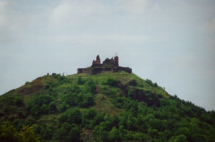 Le château de Calmont d'Olt depuis Espalion